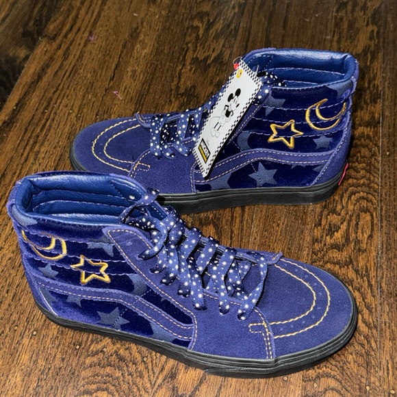 RaRE Kids Fantasia Mickey Mouse Hi Tops size 3.5 - Picture 1 of 6